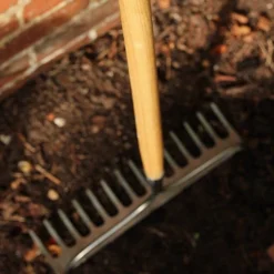Kent & Stowe Stainless Steel Long Handled Soil Rake -Westland || KOOPMAN || Felco Shop 1031059 4