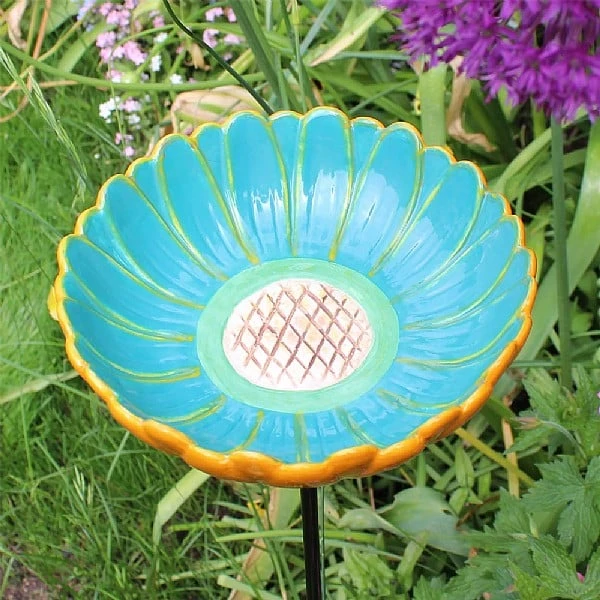 Wildlife World African Daisy Bird Drinker 1 Wildlife World African Daisy Bird Drinker